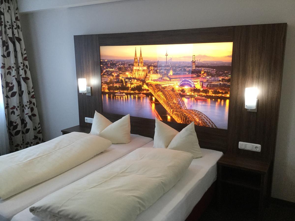Hotel Am Freischuetz Hürth Exteriér fotografie